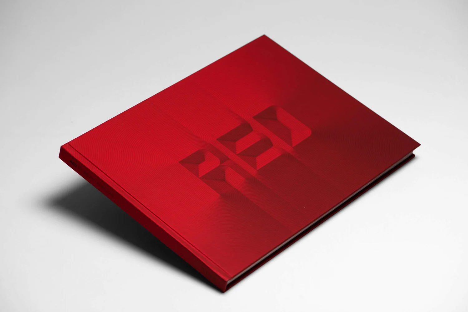 red_loreal_03-Noir-Editions red loreal Noir Editions